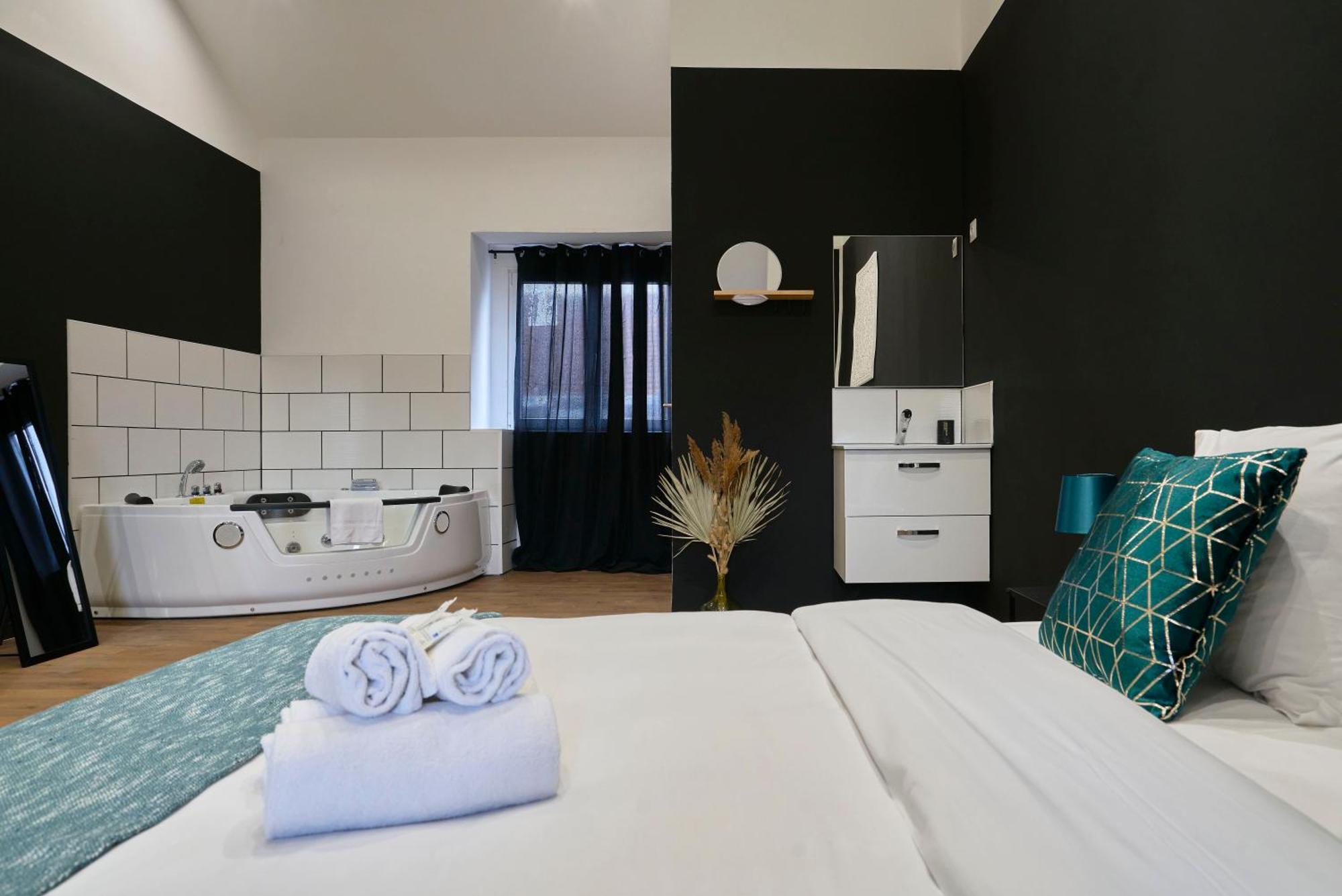 شقة Ng Prestige - Lille L Roubaix Trichon - Balneo - Netflix - Wifi المظهر الخارجي الصورة